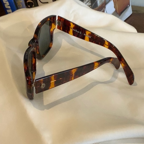 NOT AVAILABLE - Picture 7 of 11